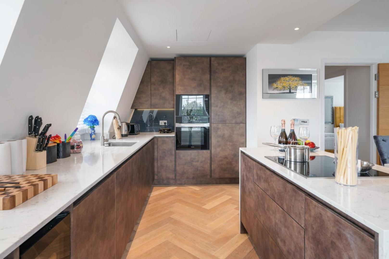 Elegant 3-Bedroom Penthouse In Marble Arch 70 Londra Esterno foto