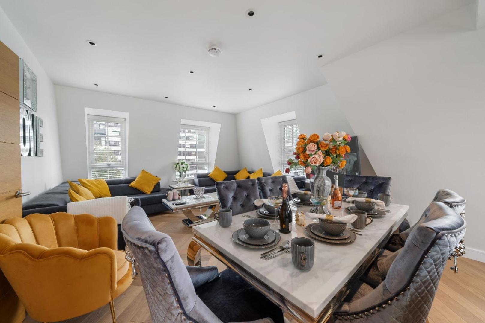 Elegant 3-Bedroom Penthouse In Marble Arch 70 Londra Esterno foto