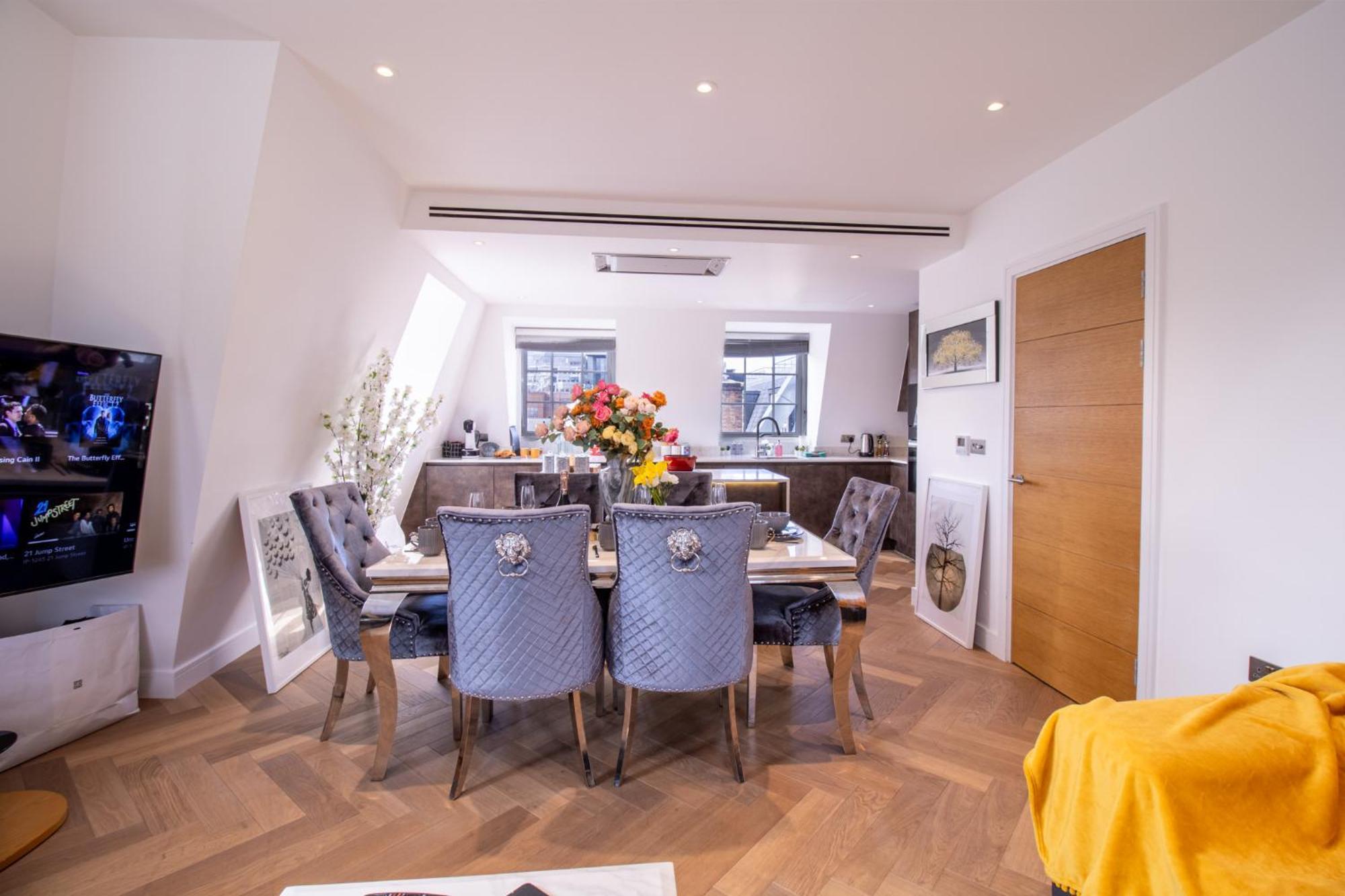 Elegant 3-Bedroom Penthouse In Marble Arch 70 Londra Esterno foto