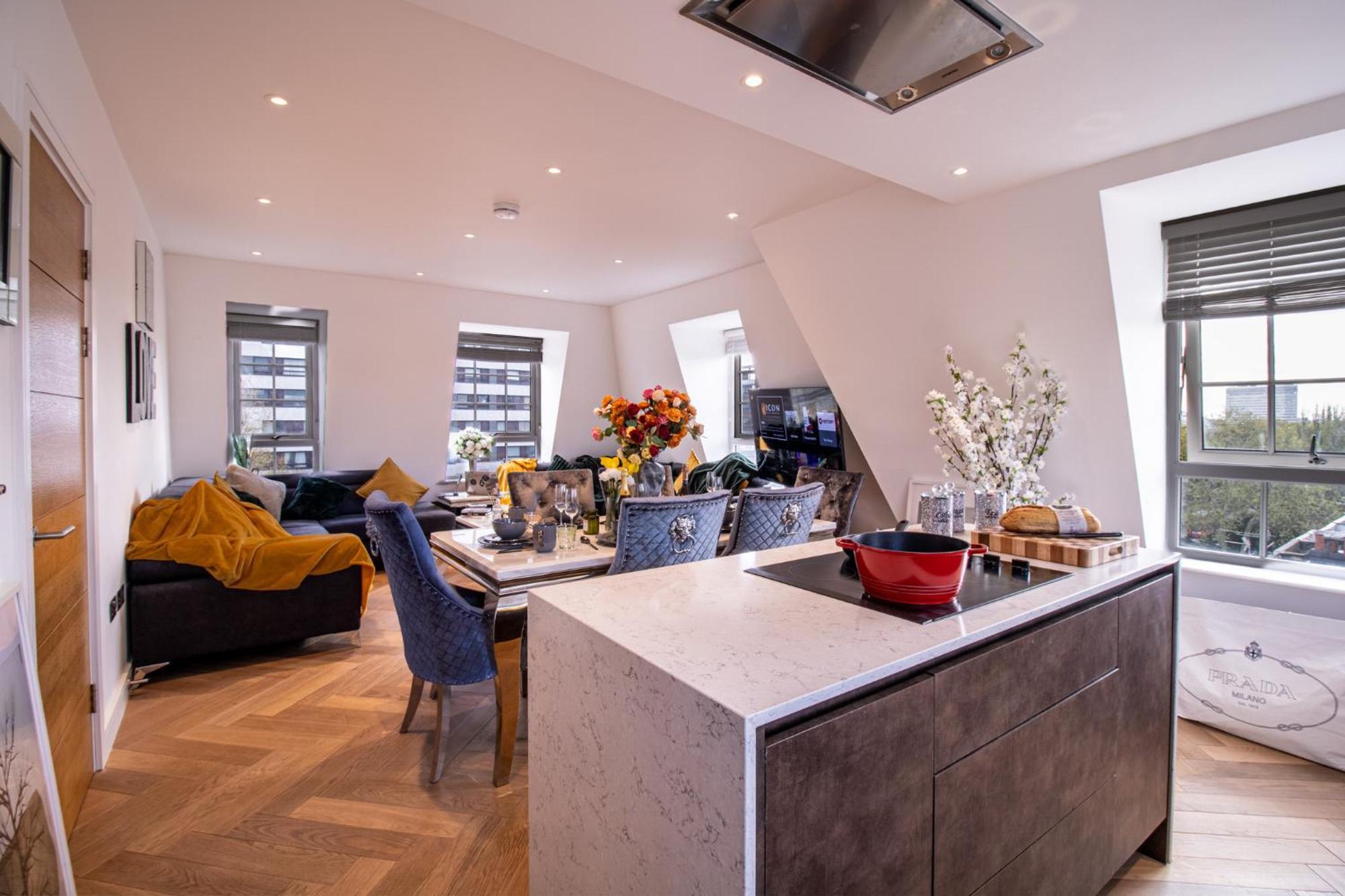 Elegant 3-Bedroom Penthouse In Marble Arch 70 Londra Esterno foto