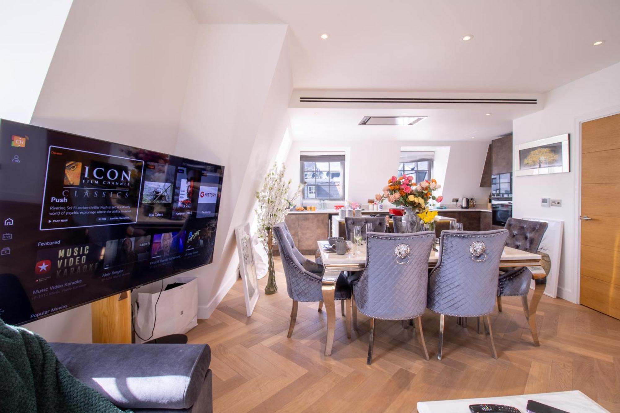 Elegant 3-Bedroom Penthouse In Marble Arch 70 Londra Esterno foto