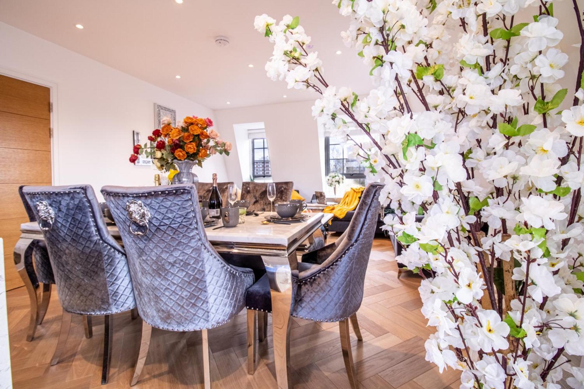 Elegant 3-Bedroom Penthouse In Marble Arch 70 Londra Esterno foto