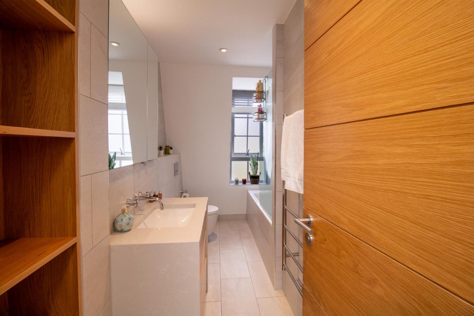 Elegant 3-Bedroom Penthouse In Marble Arch 70 Londra Esterno foto